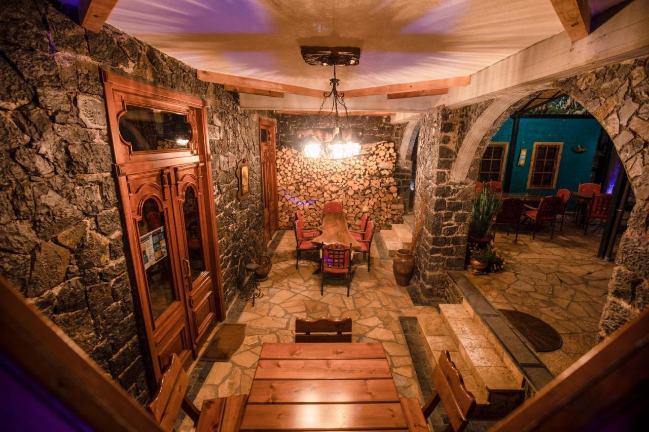Vila Eden Boutique Hotel Korce Esterno foto