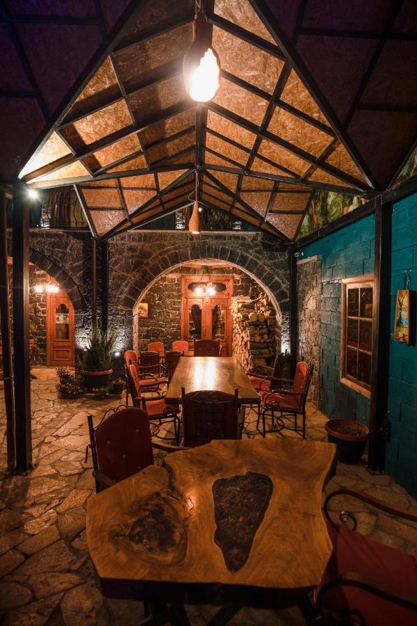Vila Eden Boutique Hotel Korce Esterno foto