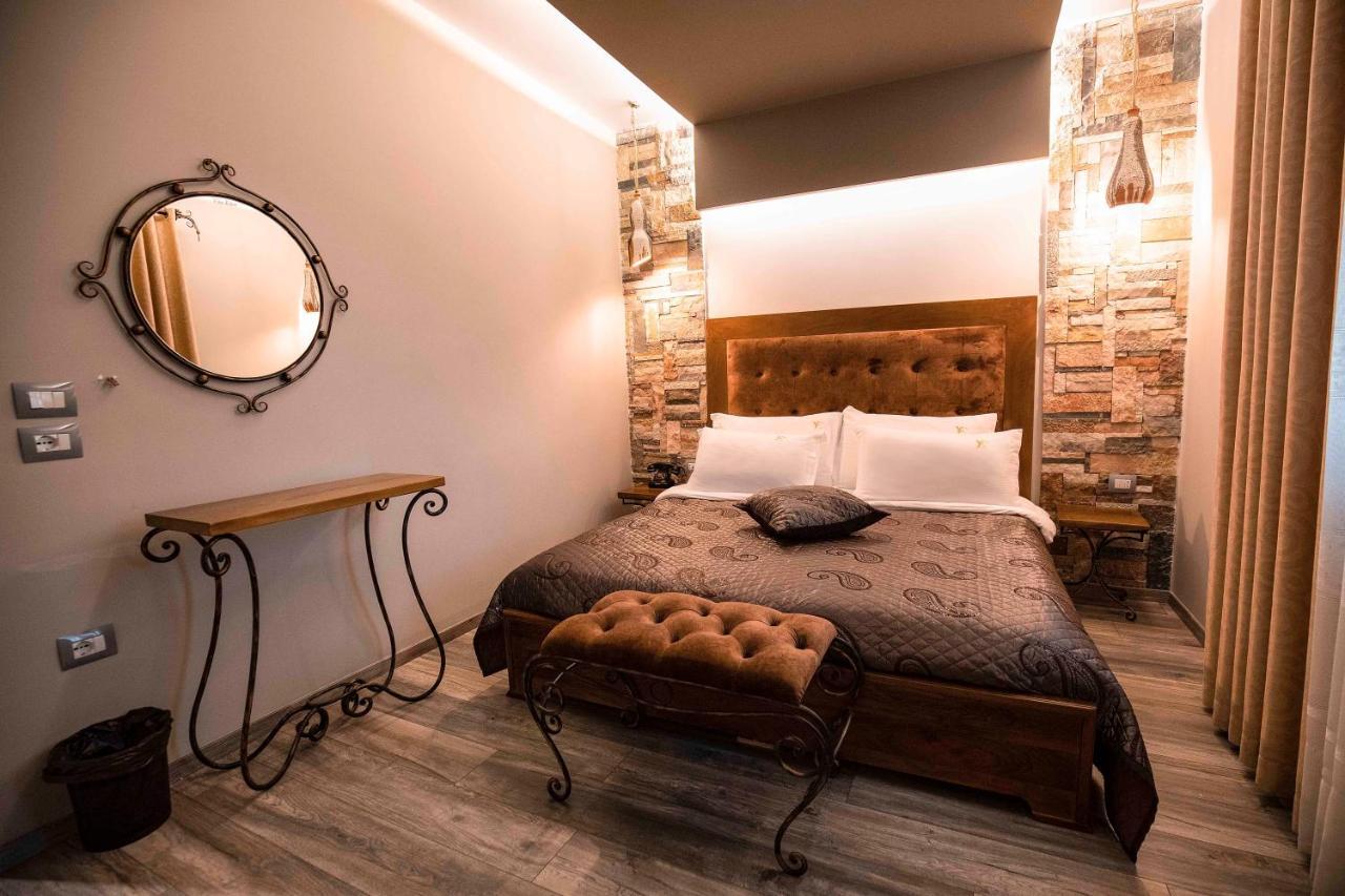 Vila Eden Boutique Hotel Korce Esterno foto