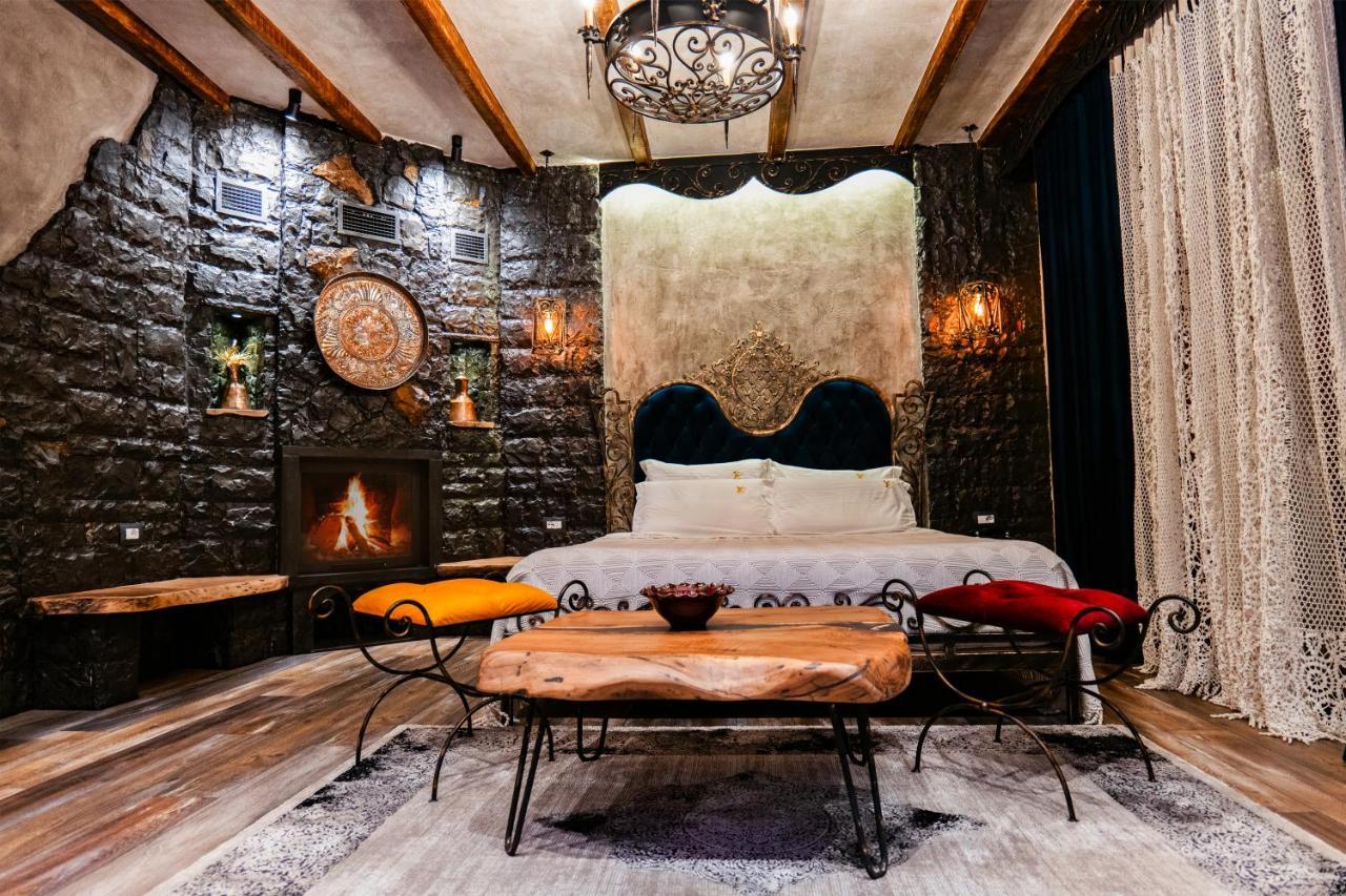 Vila Eden Boutique Hotel Korce Esterno foto