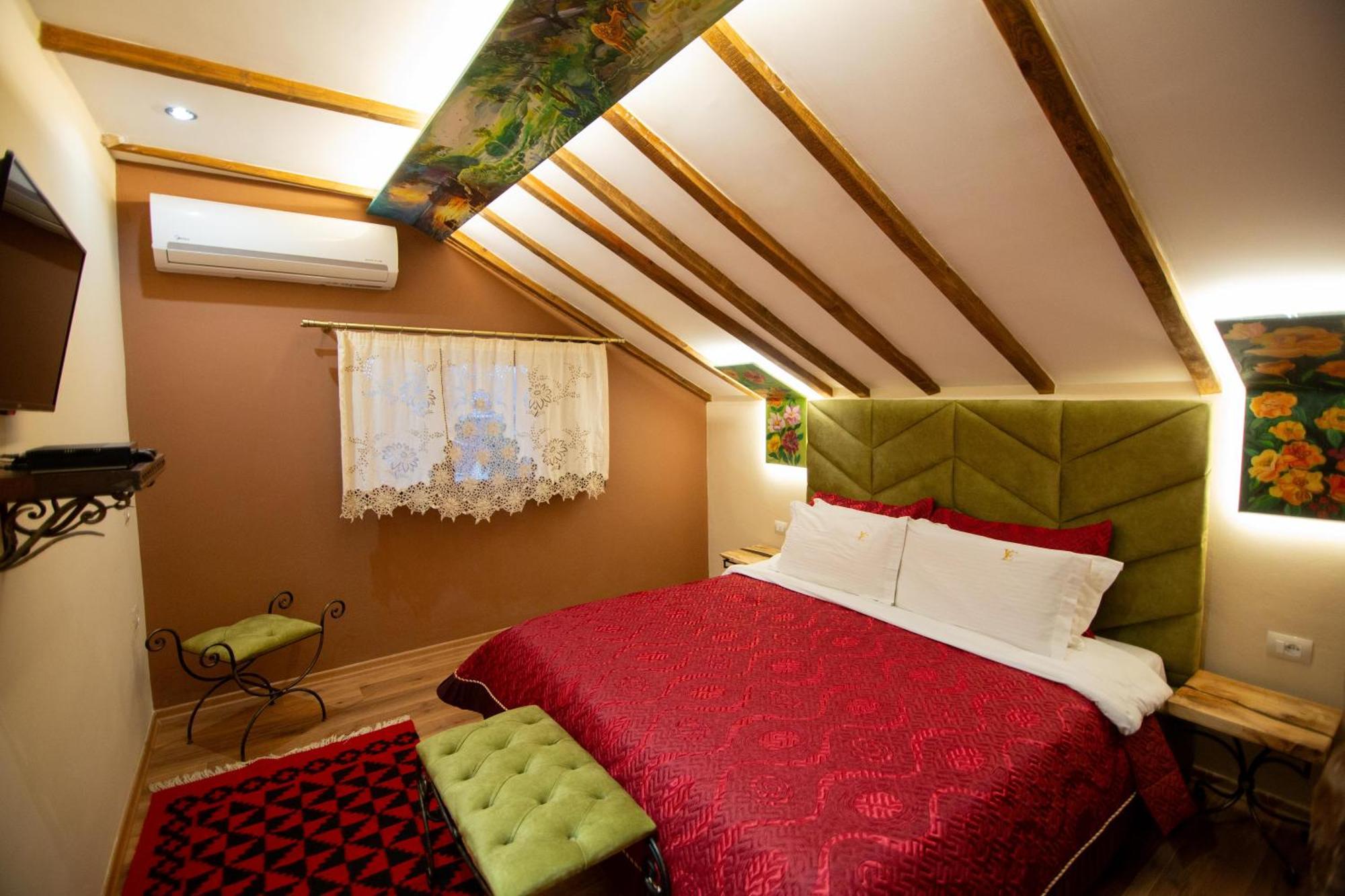 Vila Eden Boutique Hotel Korce Esterno foto