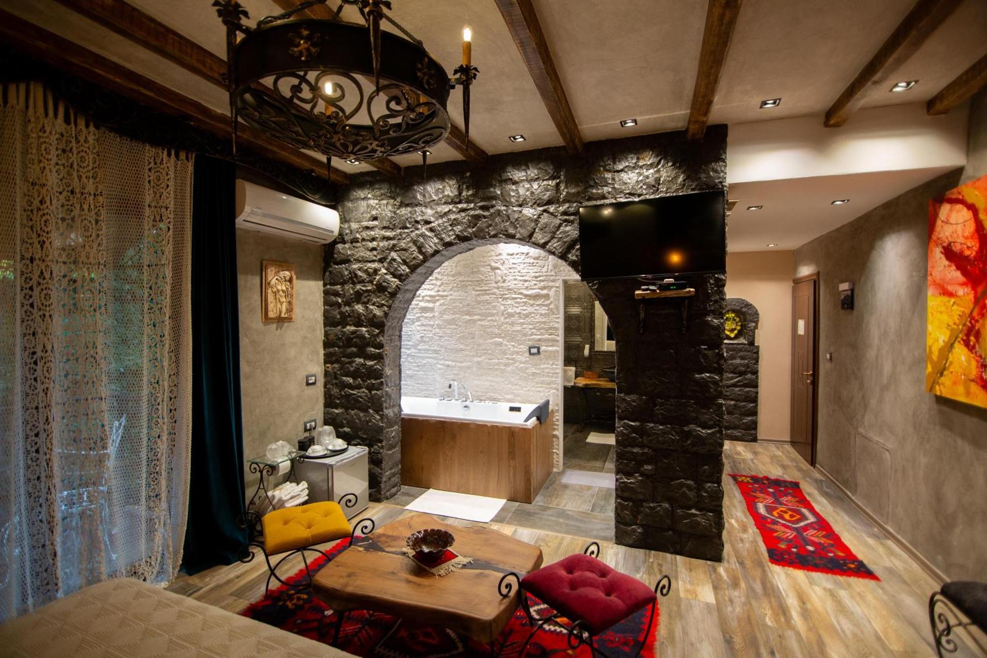 Vila Eden Boutique Hotel Korce Esterno foto