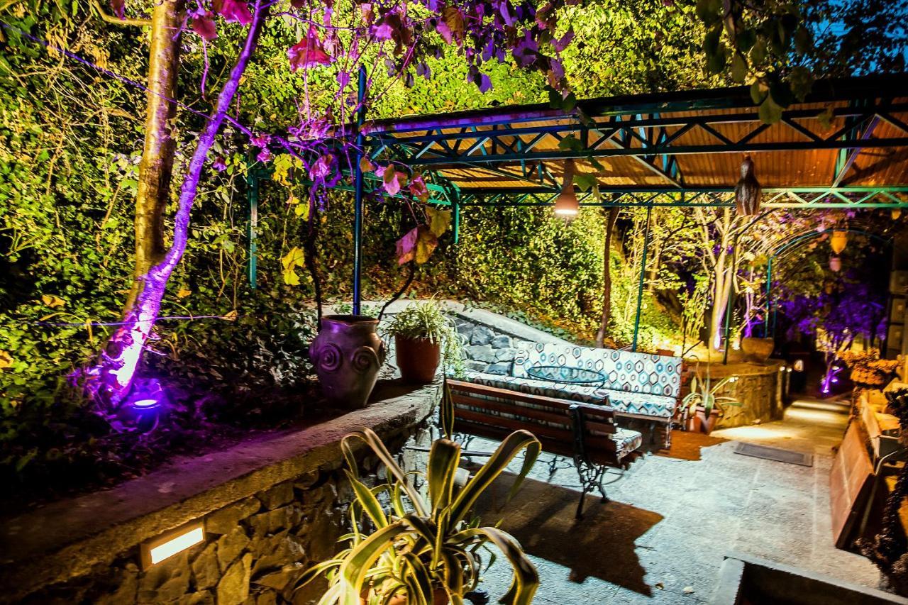 Vila Eden Boutique Hotel Korce Esterno foto